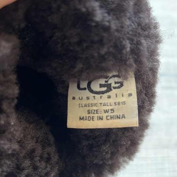UGG Boots - Picture 5 of 7